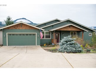 156 Wetleau Dr, Lowell, OR 97452