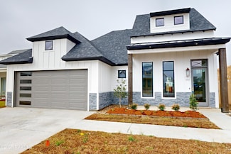 102 Travellers Palm Way, Youngsville, LA 70592