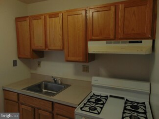 3805 Saint Barnabas Rd Unit T, Suitland, MD 20746