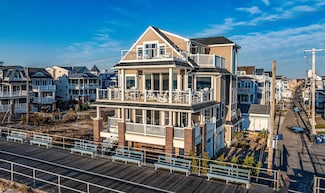 929 2nd St, Ocean City, NJ 08226
