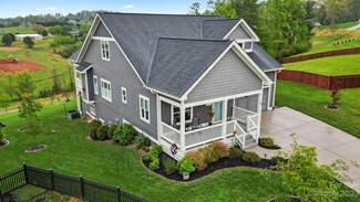 39 Alaskan Dr, Leicester, NC 28748