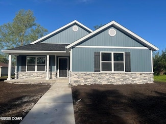 14 S Roane St, Webb City, MO 64870