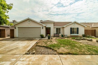 2457 S Applewood Ln, Fresno, CA 93725