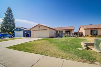 525 Sunset Meadow Ln, Bakersfield, CA 93308