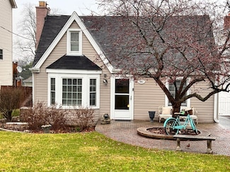 1N261 Stacy Ct, Glen Ellyn, IL 60137