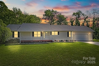 45 Eden Glen Rd, Black Mountain, NC 28711