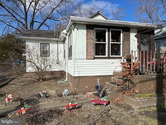 34 Hazel Ln, Pine Hill, NJ 08021