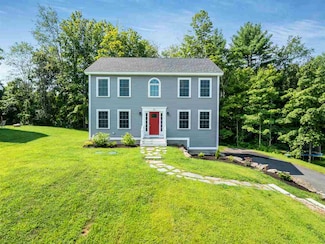 27 Wentworth St, Rollinsford, NH 03869