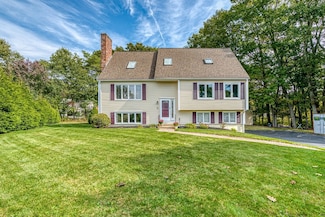 5 Linda Cir, Shrewsbury, MA 01545
