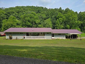 1471 Lee Creek Rd, Culloden, WV 25510