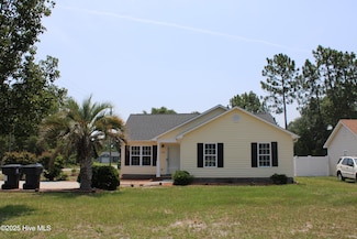 1098 Longleaf Rd, Southport, NC 28461