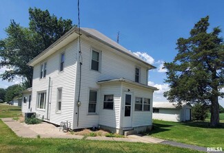 121 S Locust St, Williamsfield, IL 61489