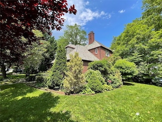 8177 Utopia Pkwy, Jamaica, NY 11432