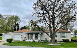 902 N East St, Tipton, IN 46072