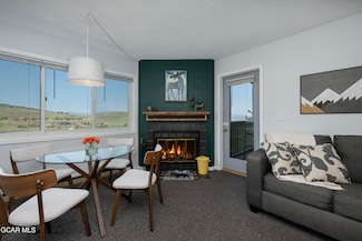 207 Lake Dr, Granby, CO 80446