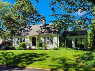 26 Redwood Ave, Pawtucket, RI 02861