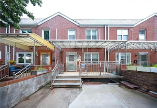 75-31 167th St, Fresh Meadows, NY 11366