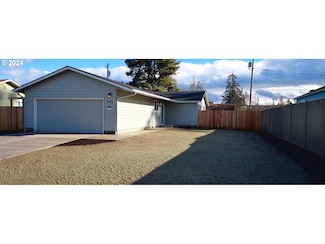 445 24th St, Springfield, OR 97477