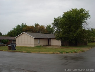 1271 E 143rd St, Glenpool, OK 74033