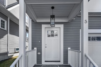 5 Nina Ct Unit 5, Dedham, MA 02026