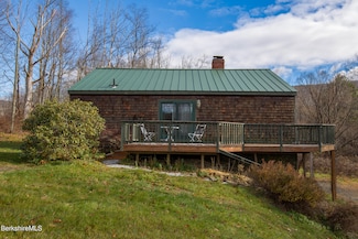 668 N Main St, Lanesboro, MA 01237