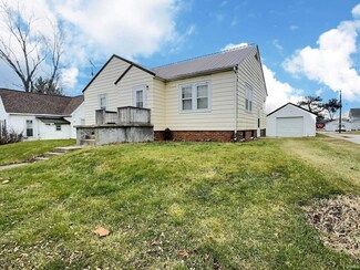 204 Jefferson St, Pine Village, IN 47975