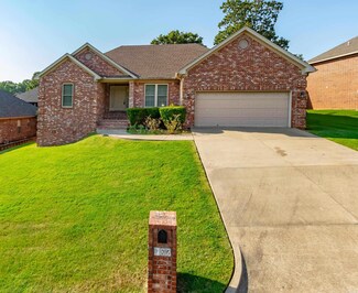 106 Summit Valley Cir, Maumelle, AR 72113