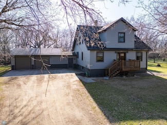 899 Eagle Ave, Reynolds, ND 58275