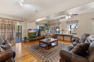 35 Vista Alondra, Santa Fe, NM 87508