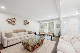 861 Forest Village Dr, Ballwin, MO 63021