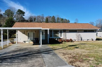 505 Riverside Dr, Clinton, TN 37716