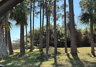 662 SE Polynesian Ave, Port Saint Lucie, FL 34983