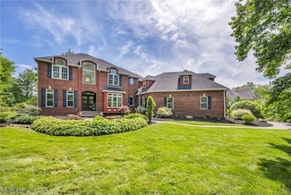 2344 Country Brook Dr, Hinckley, OH 44233