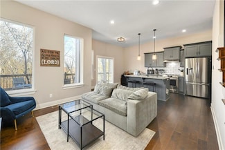 22404 W 76th St, Shawnee, KS 66227