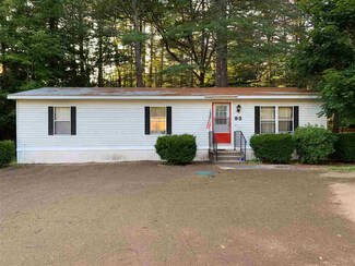 93 Meadows Dr, Hopkinton, NH 03229