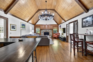 6 Raven Way, Pleasantville, NY 10570