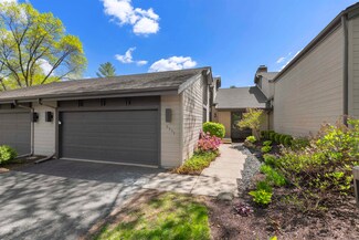 5357 Winding Creek Dr, Rockford, IL 61114