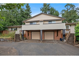 430 E Hereford St, Gladstone, OR 97027