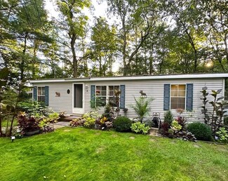 8 McQuestion Rd, MerriMacK, NH 03054