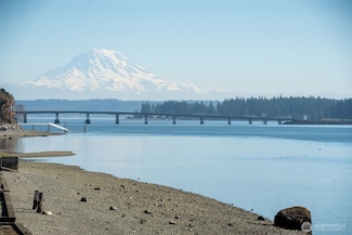 3220 Ray Nash Dr NW, Gig Harbor, WA 98335