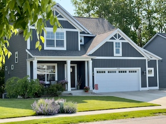 14716 Arcadia Woods Dr, Spring Lake, MI 49456