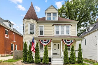 5829 Bartmer Ave, Saint Louis, MO 63112