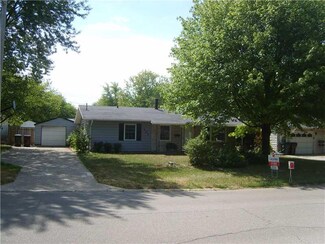 403 Hollybrook Dr, Whiteland, IN 46184