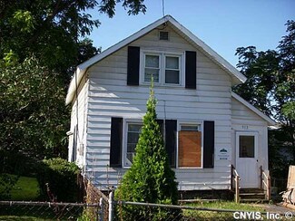 913 Carbon St, Syracuse, NY 13208