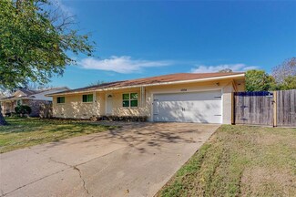 1004 Crestview Dr, Kaufman, TX 75142