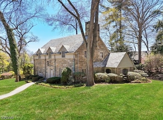 218 Madison Place, Ridgewood, NJ 07450