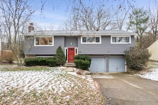 1848 Sandcliff Dr, Cincinnati, OH 45255