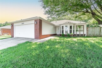 2015 Crystal Ct, Springdale, AR 72764