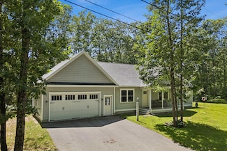 4 Potvin Ln, Kennebunk, ME 04043