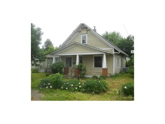 508 N 1st St, Savannah, MO 64485